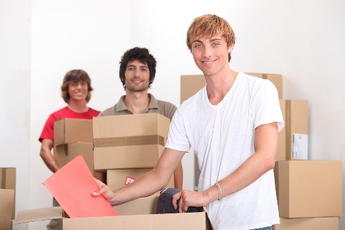 Local moving team handling access challenges in Chelsea